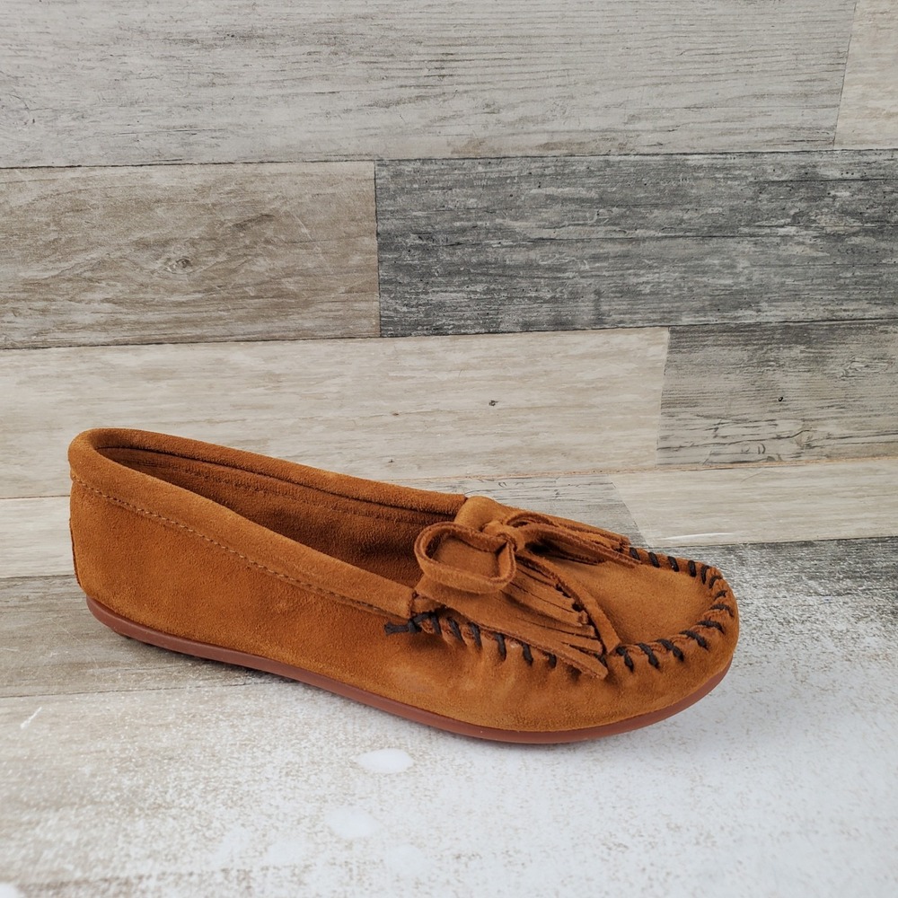 Minnetonka Kilty Womens Casual Slipper Sz 8 Brown Supple Suede Slip On Round Toe